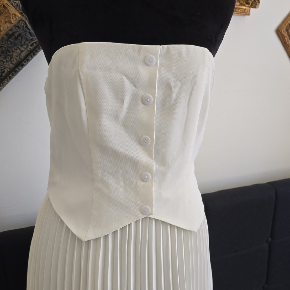 NWT Off White Strapless Pleated Dress
